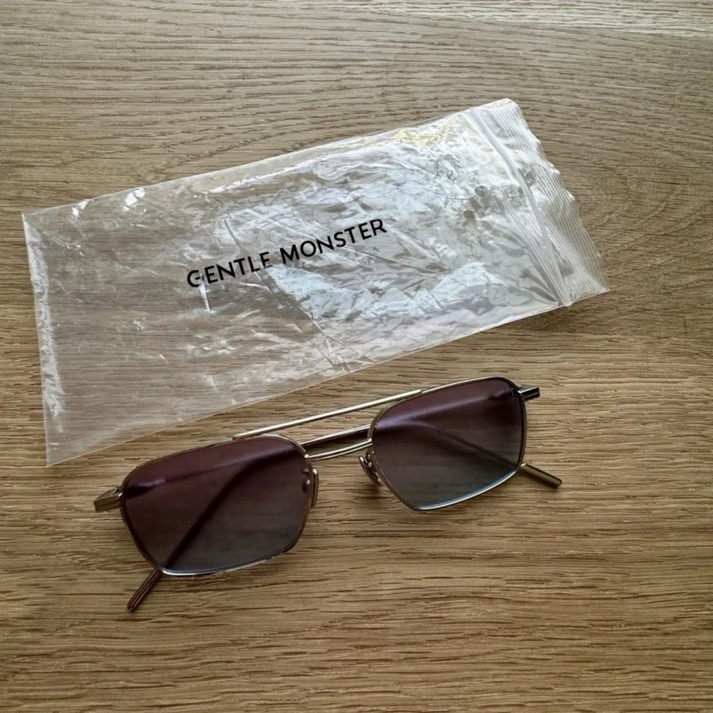 Gentle Monster Sunglasses M01 Womens